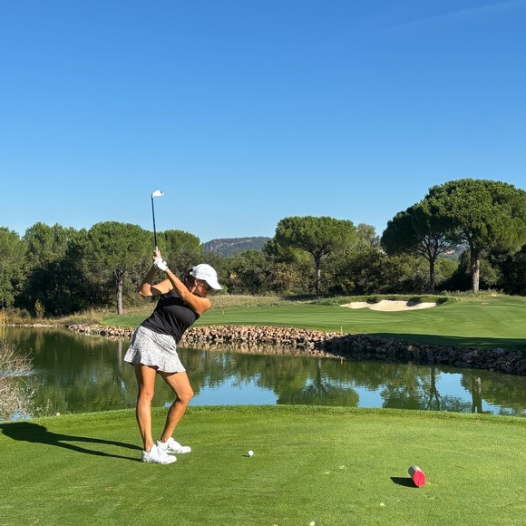 Meet your Posher, Melissa - Picture 1 of 1